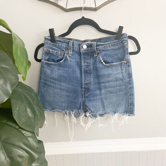 Levi’s Ribcage High Rise Denim Cut Off Shorts Size 27 - Picture 1 of 8